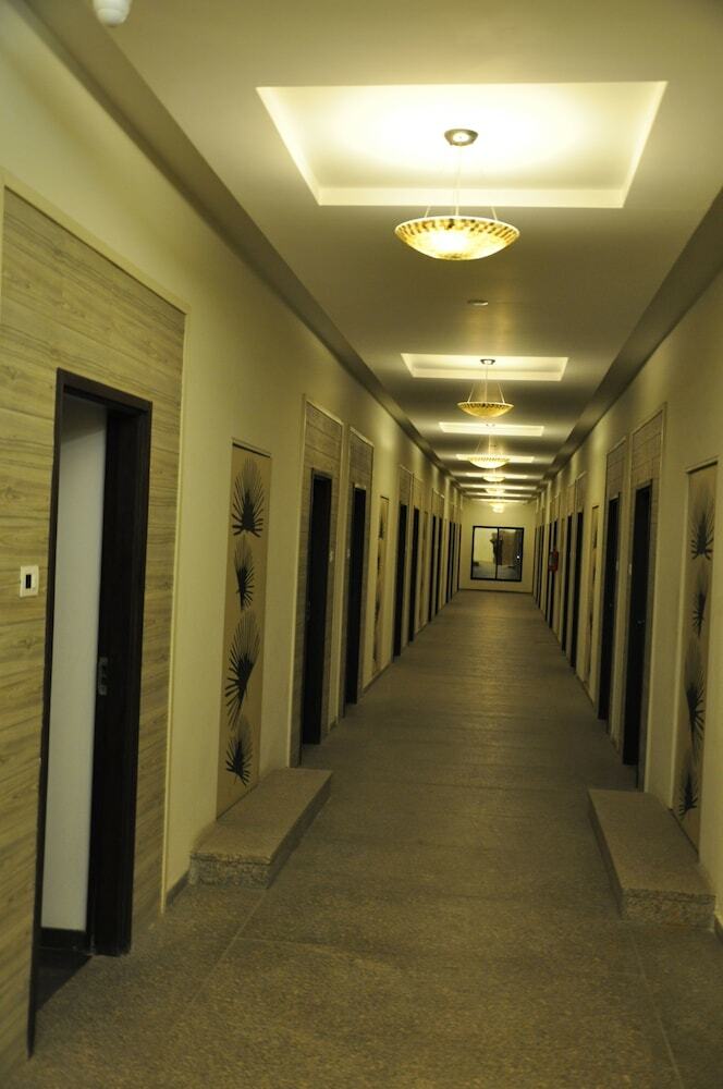 Mango Hotels Tansha Regal