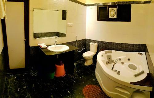 Hotels Diamond Glory Private Limited