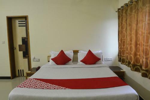 Oyo 16076 Hotel Happy Day
