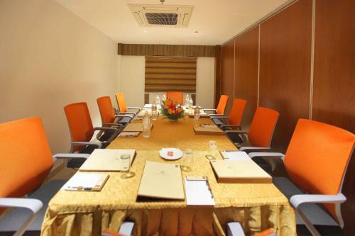 Hotel Embassery Residency