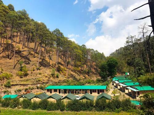 Hotel Chaukhamba Camps & Huts
