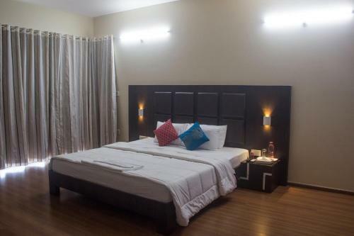 Hostal Amanora Park Town