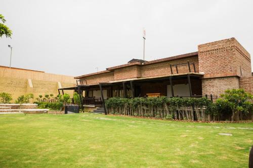 Hotel Aravali Resorts