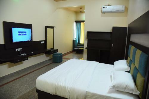 Hotel Chitrakoot Garden And Resorts