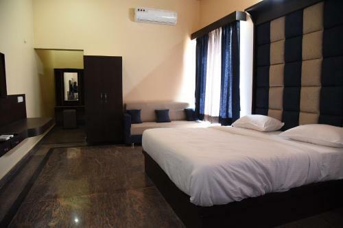 Hotel Chitrakoot Garden And Resorts