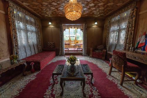 Bed & Breakfast Houseboat Shama