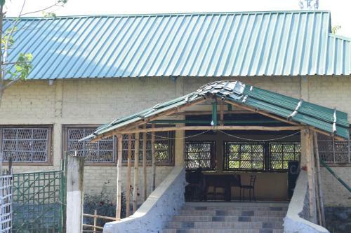 Hotel Camp Rhino Resort