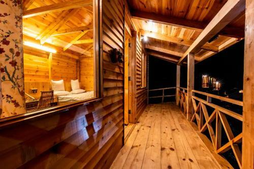 Mid Conifer Cottage
