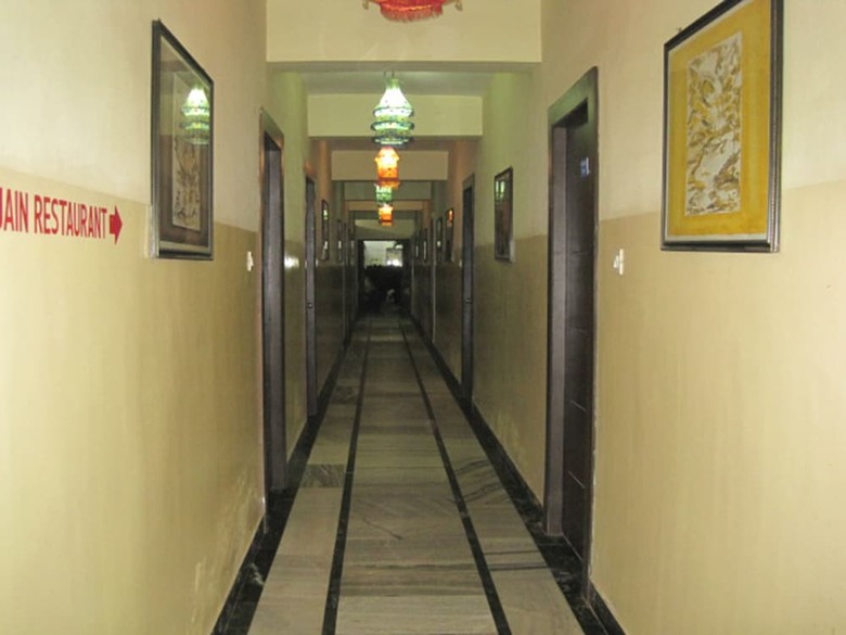 Hotel Arya Palace