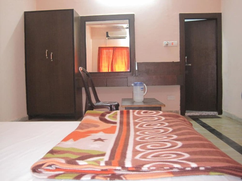 Hotel Arya Palace