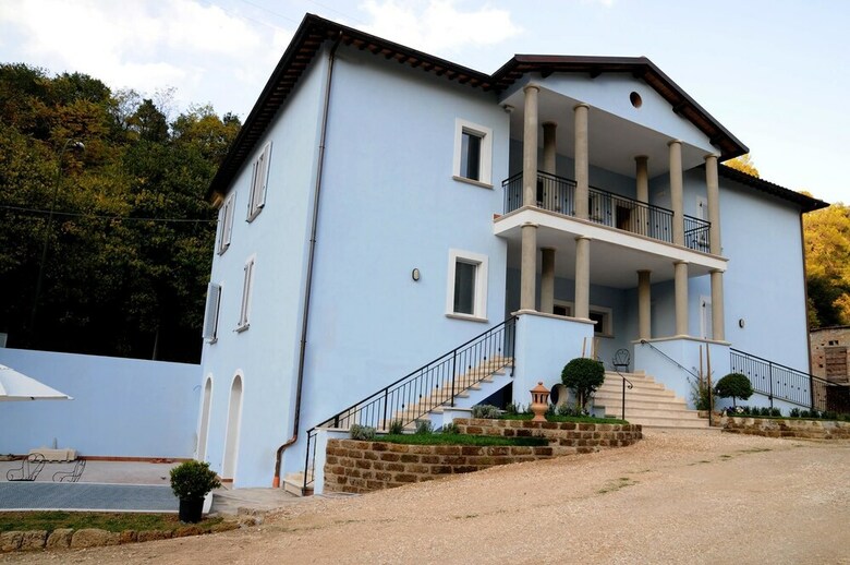 Hostal Oasi La Cascata