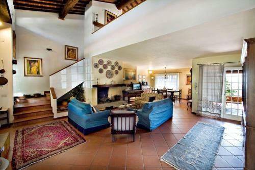 Torricella Villa Sleeps 10 Pool