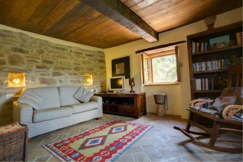 Col Di Morro Villa Sleeps 6 Pool Wifi