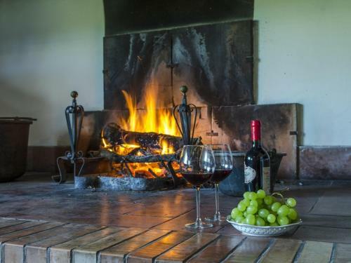 Grezzano Villa Sleeps 14 Pool Wifi