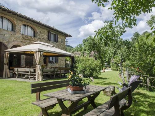 Grezzano Villa Sleeps 14 Pool Wifi