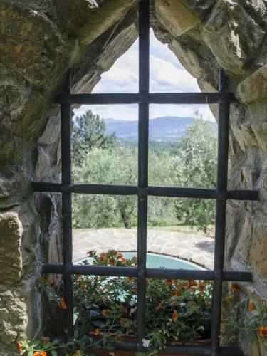 Grezzano Villa Sleeps 14 Pool Wifi