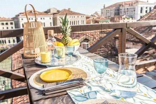 Grand Canal Design Apartment