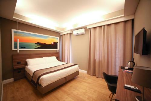 Hostal 7th Floor Suite