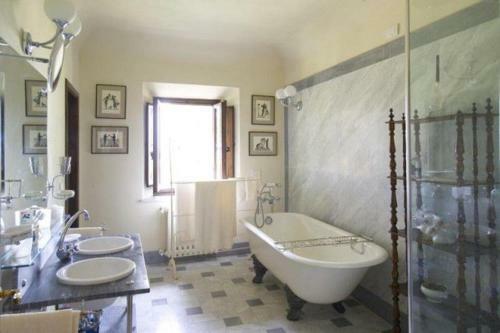 Le Murate Villa Sleeps 12 Pool Air Con Wifi