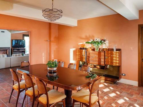 Spacious Villa In Marsala With Pool