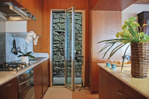Moneglia Villa Sleeps 8 Air Con Wifi