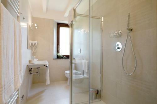 Hostal Tenuta Lamborghini Golf & Resort