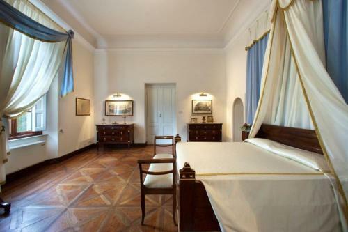 Ponte A Bozzone Villa Sleeps 25 Air Con
