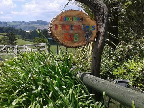 Runciman Berries And Emus B&B