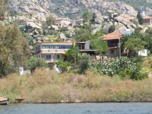 Hostal Selenes Pension