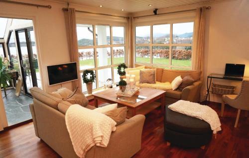 Holiday Home Lundegrend Homlevik