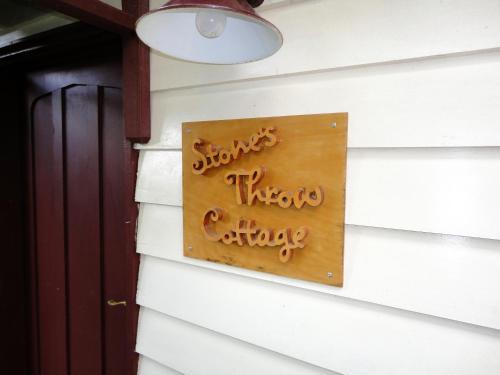 Stone's Throw Cottage Bed And Breakfast