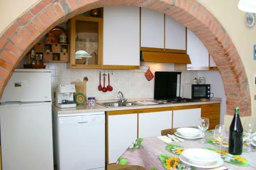 Ascianello Villa Sleeps 9 Pool