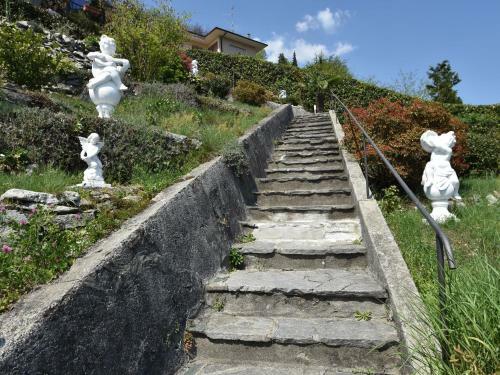 Luxury Apartment In Ghiffa With Garden