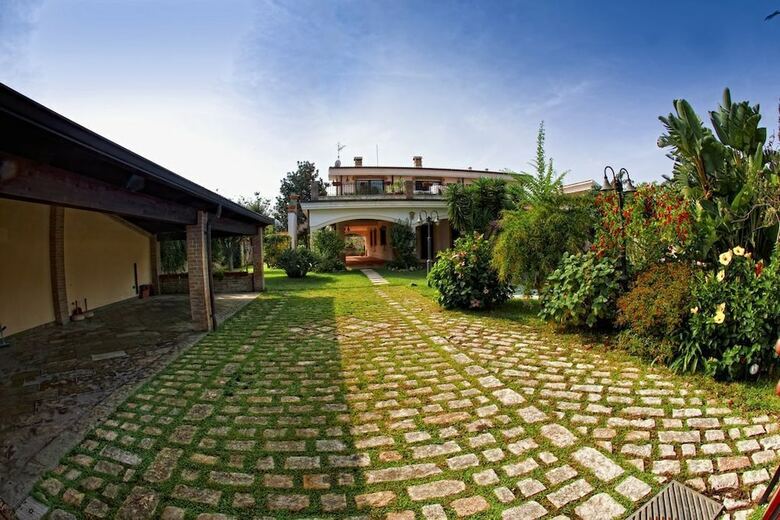 Villa Il Veliero E I Girasoli