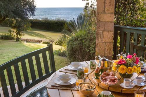 Is Morus Villa Sleeps 12 Air Con Wifi
