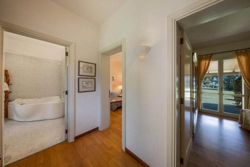 Is Morus Villa Sleeps 12 Air Con Wifi