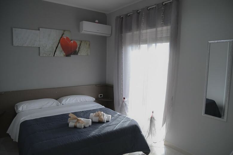 Hostal B&B Lamezia Airport