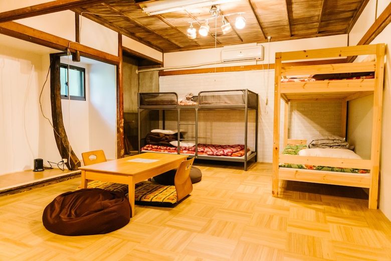 Hostal Caravan Flake