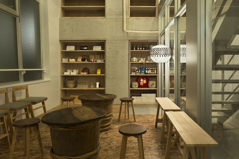 Common De - Hostel & Bar