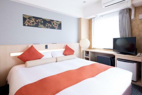 Shinsaibashi-higashi Crystal Hotel