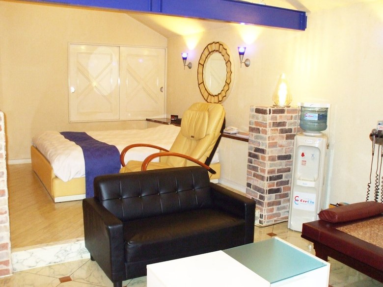 Hotel Large (adult Only)