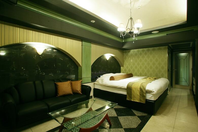 Hotel Christmas Numazu (love Hotel)