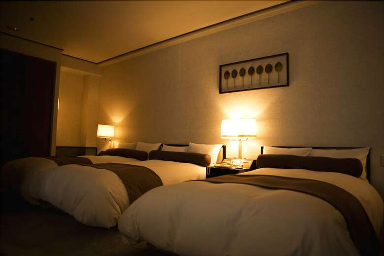 Hotel Plaza Awajishima