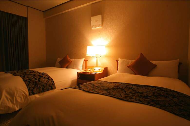 Hotel Plaza Awajishima
