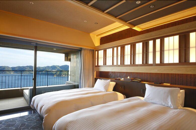 Hotel Plaza Awajishima