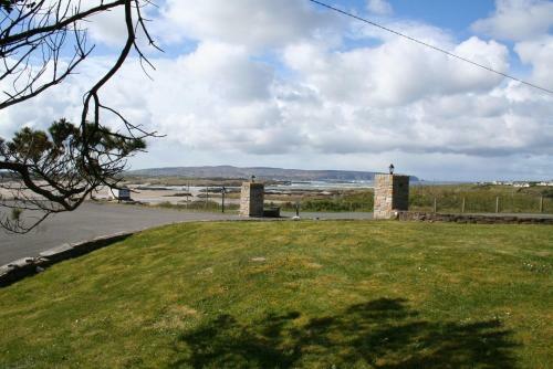 Careys Viking House Hotel