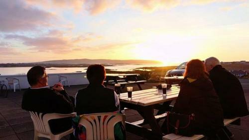 Careys Viking House Hotel