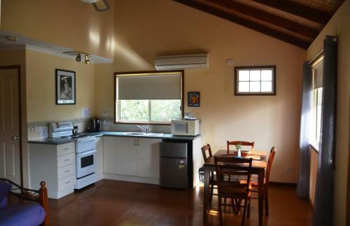Bed & Breakfast Avoca Cottages