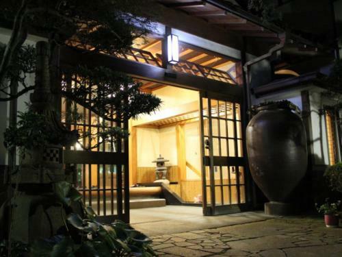 Atami Onsen Sakuraya Ryokan