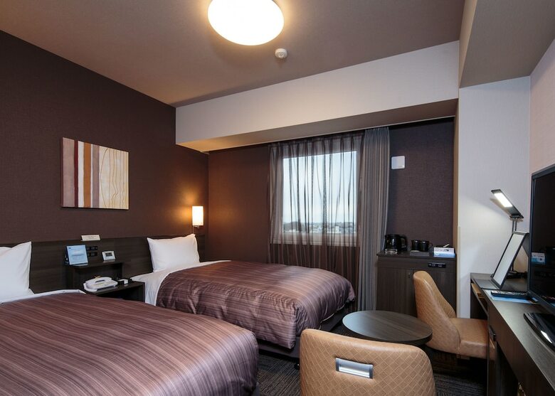 Hotel Route-inn Takaoka Ekimae